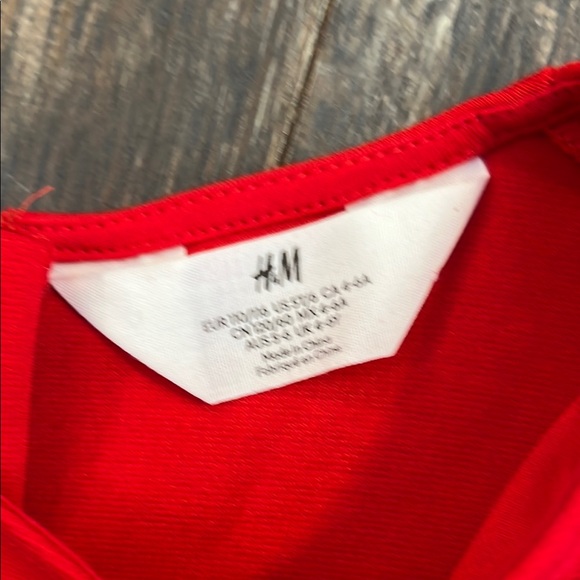 H&M Red and White Fit and Flare Dress with Pleated Skirt - Picture 2 of 9